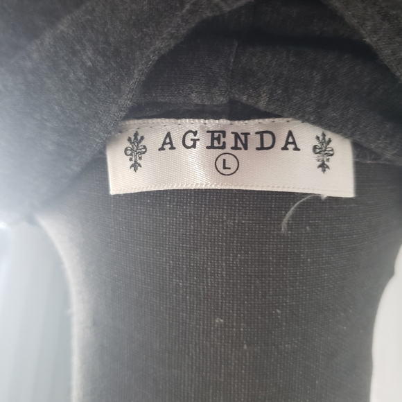 3for$30 1 piece that looks like 2 pieces - Picture 5 of 5